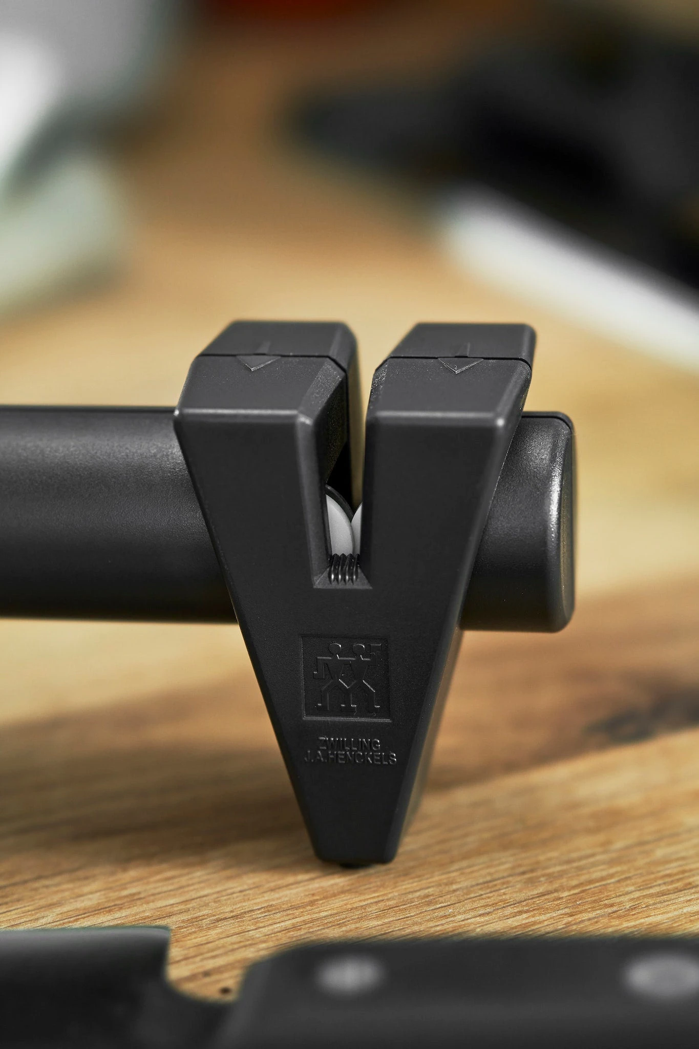 Zwilling Twin Sharp Knife Sharpener Black 5 Zwilling Twin Sharp Knife Sharpener Black - Image 3