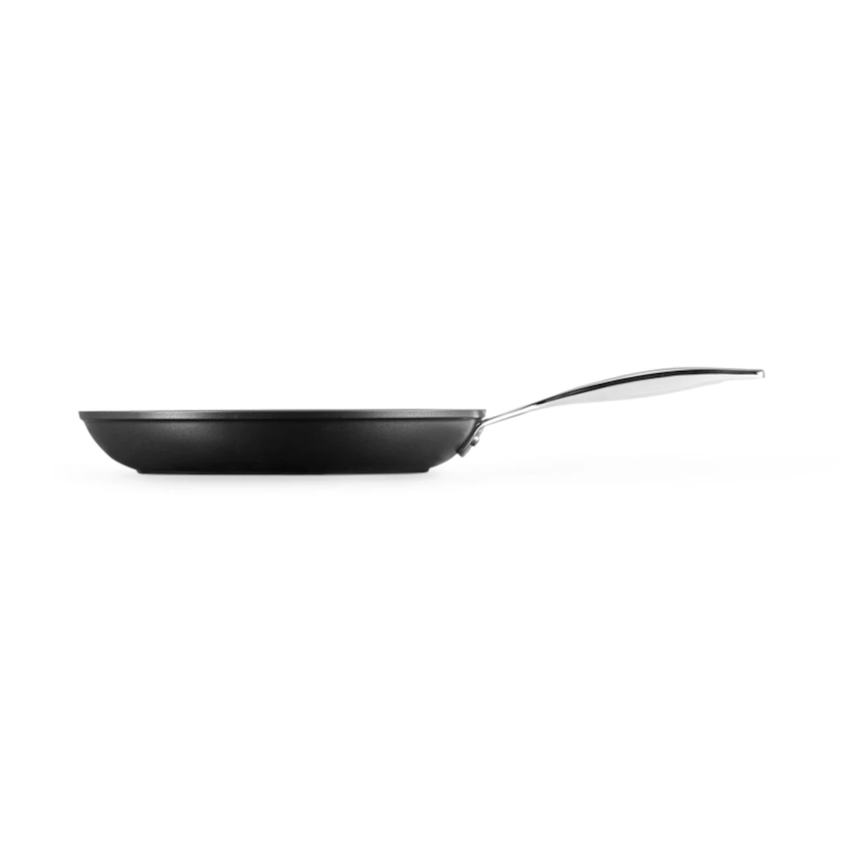Le Creuset Toughened Non-Stick Shallow Frypan 24cm 5 Le Creuset Toughened Non-Stick Shallow Frypan 24cm - Image 3
