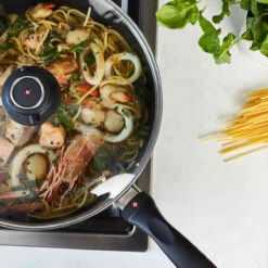 Swiss Diamond XD Classic Induction Saute Pan With Lid 28cm (4L) -Home-Kitchen SwissDiamondXDClassicInductionSautePanWithLid28cm 4L .3