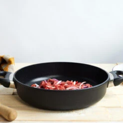 Swiss Diamond XD Classic Induction Sauteuse With Lid 32cm -Home-Kitchen SwissDiamondXDClassicInductionSauteusewithLid32cm.5