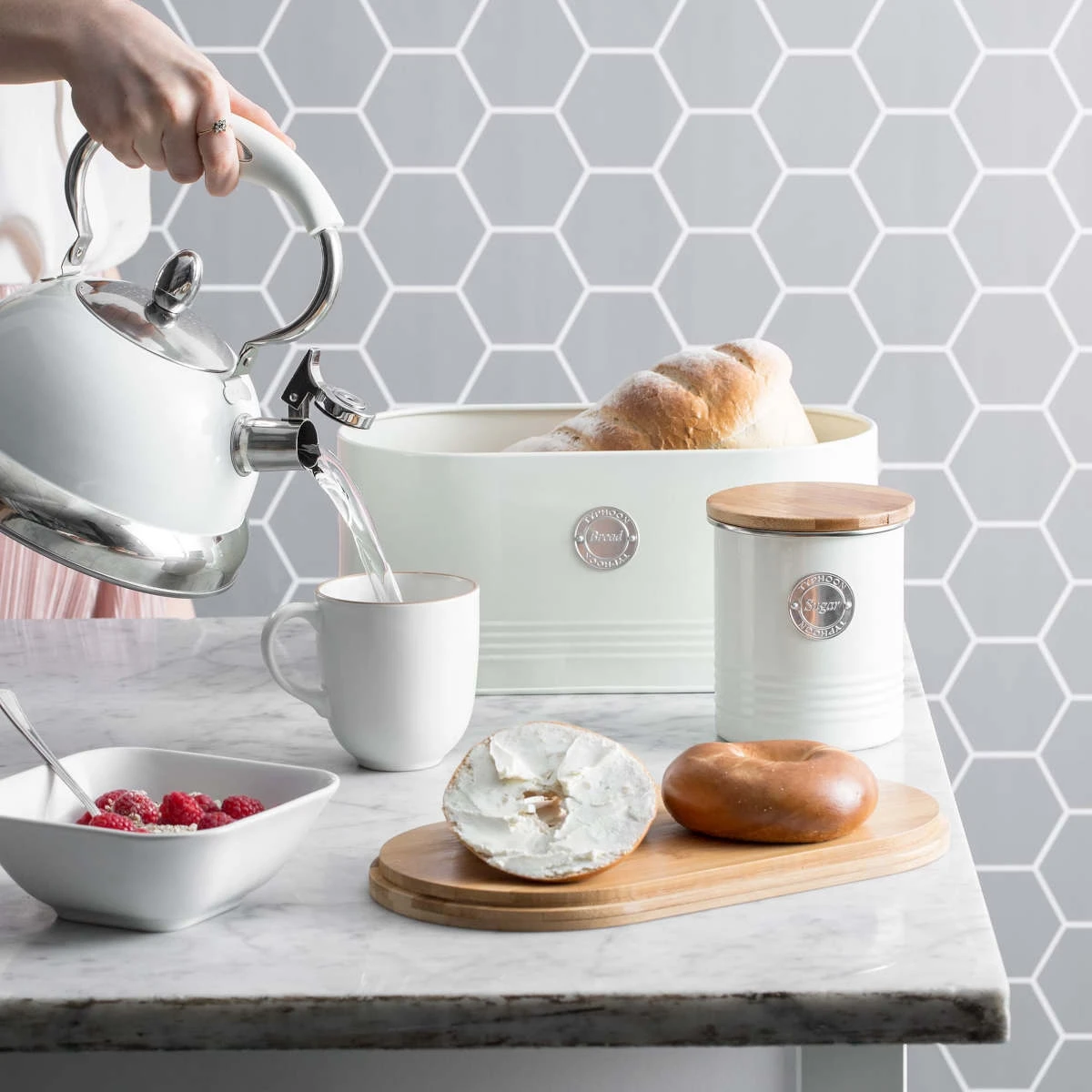 Typhoon Bread Bin Cream 4 Typhoon Bread Bin Cream - Image 2